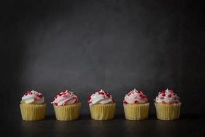row-of-valentines-cupcakes