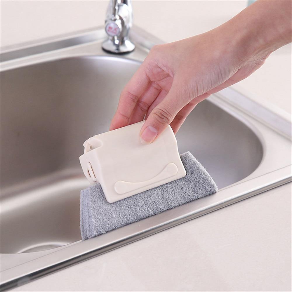 https://my-kitchengadgets.com/cdn/shop/products/crevice-cleaning-brush-4.jpg?v=1695980976
